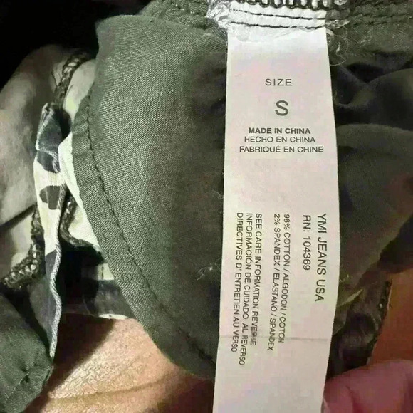 Y.M.I. Jeans USA Junior Fringed Camo Skirt Size Small - Picture 4 of 4